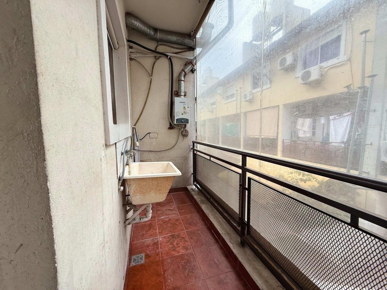 Duplex de 3 ambientes con balcon y cochera