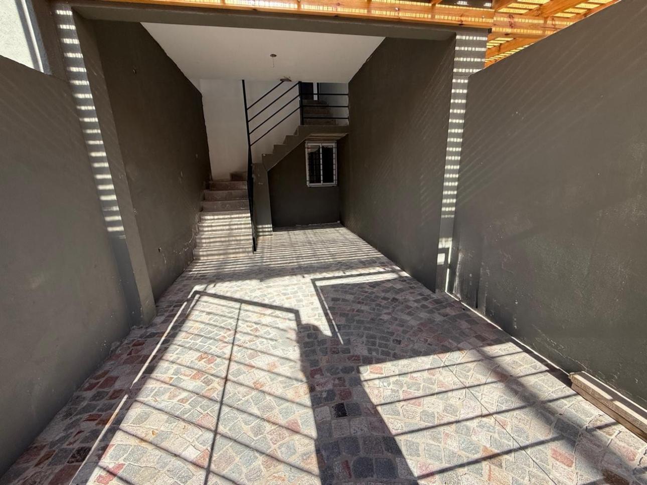 Ph en Venta -  3 amb con patio y cochera . V Ballester
