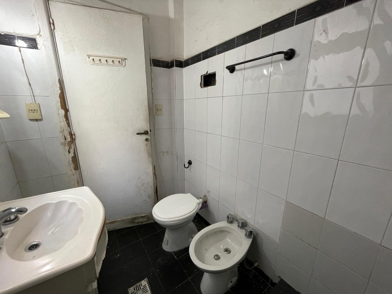 Departamento 2 Ambientes con Baño Completo y Cocina Separada