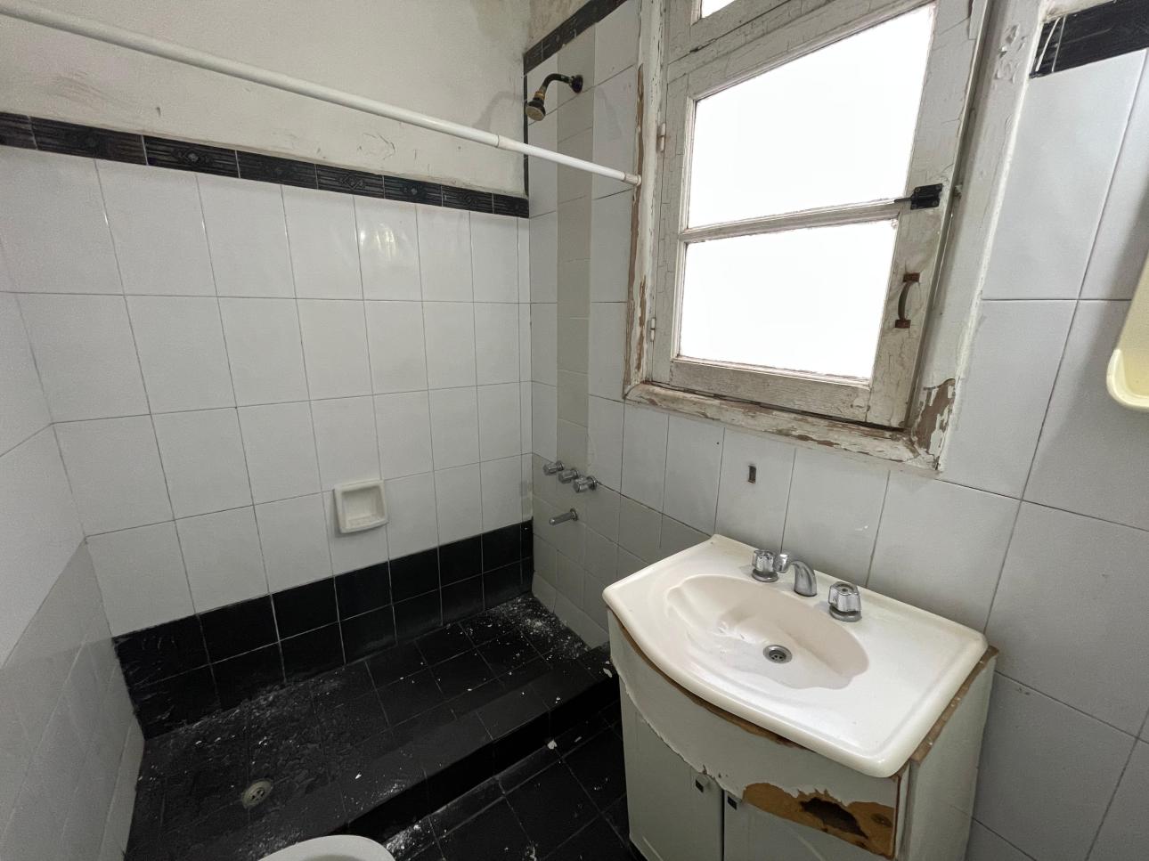 Departamento 2 Ambientes con Baño Completo y Cocina Separada