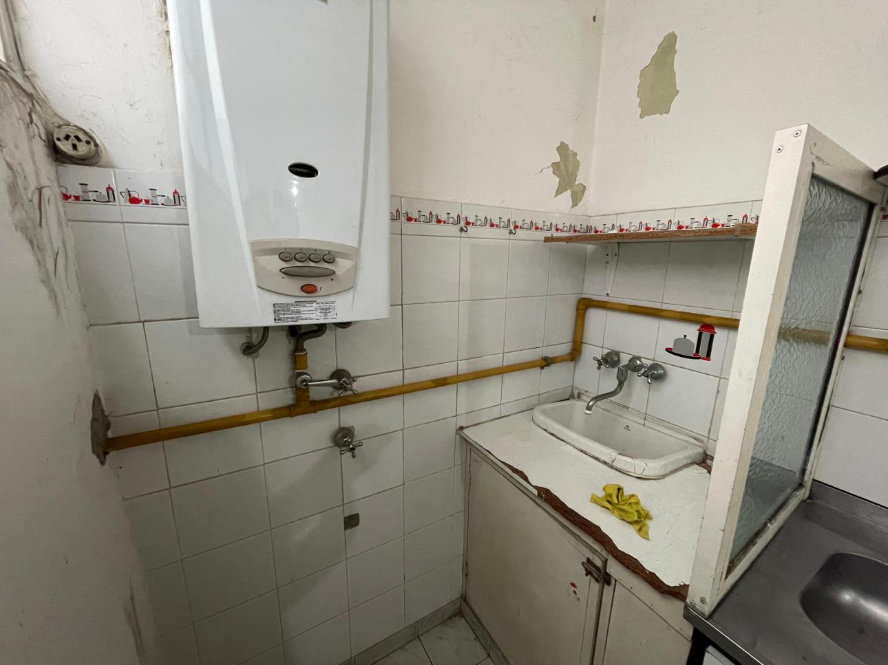 Departamento 2 Ambientes con Baño Completo y Cocina Separada