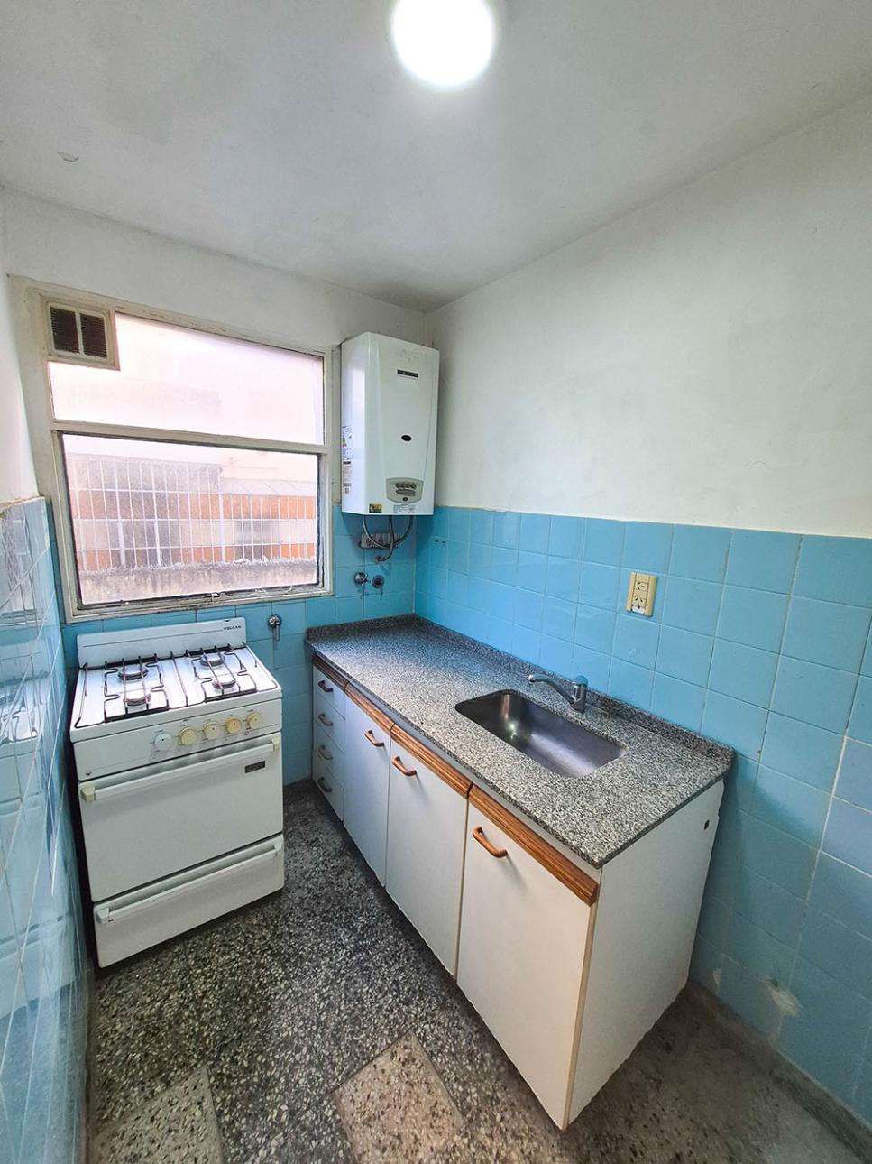 DEPARTAMENTO 2 AMBIENTES EN ALMAGRO, CERCANO A CORRIENTES