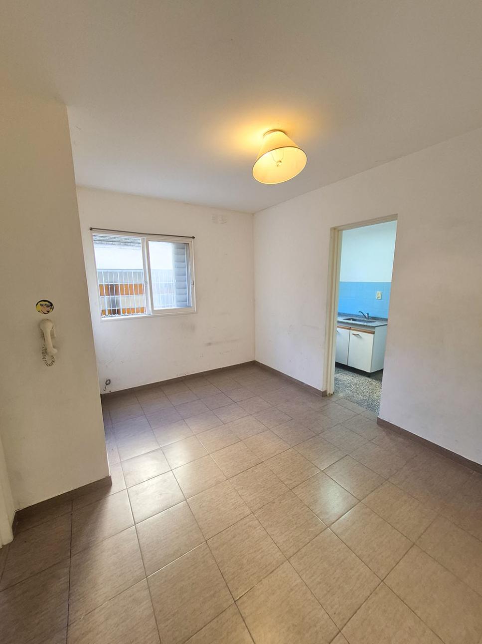 DEPARTAMENTO 2 AMBIENTES EN ALMAGRO, CERCANO A CORRIENTES