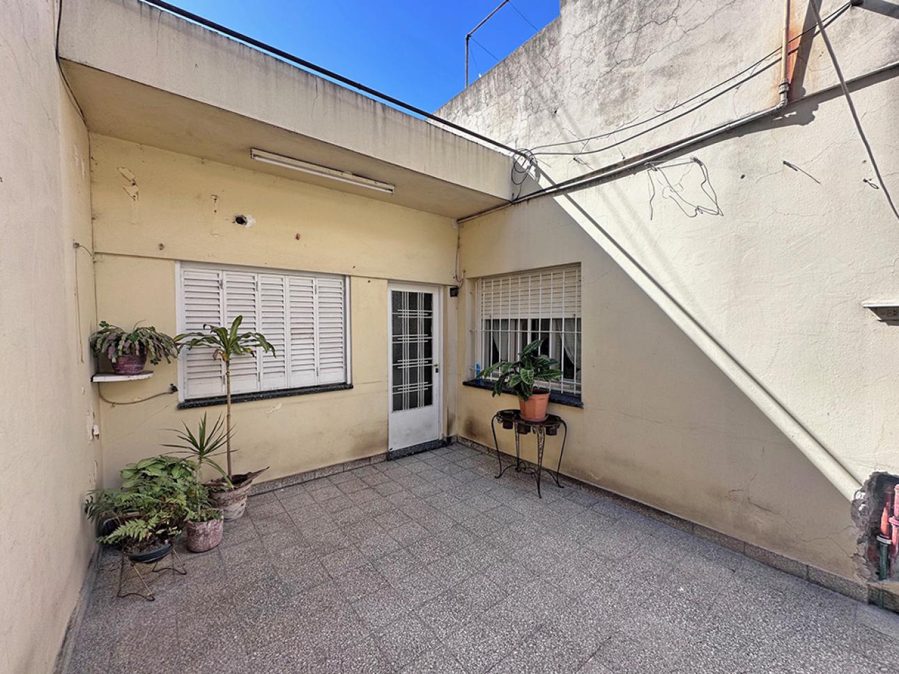 CASA EN LOTE PROPIO DE 3 AMBIENTES CON VIVIENDA A TERMINAR A