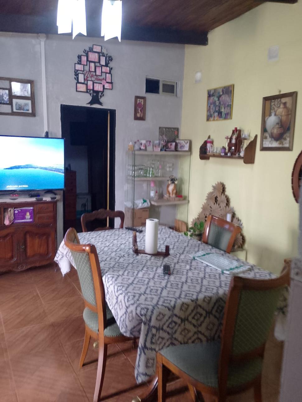 Casa en barrio en crecimiento