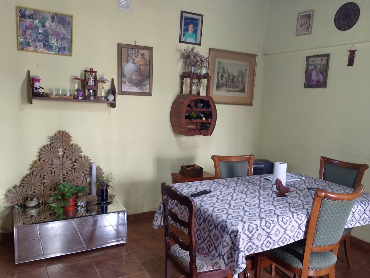 Casa en barrio en crecimiento
