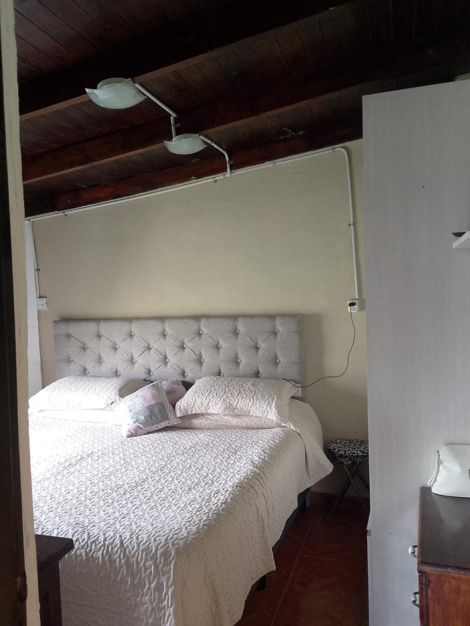 Casa en barrio en crecimiento