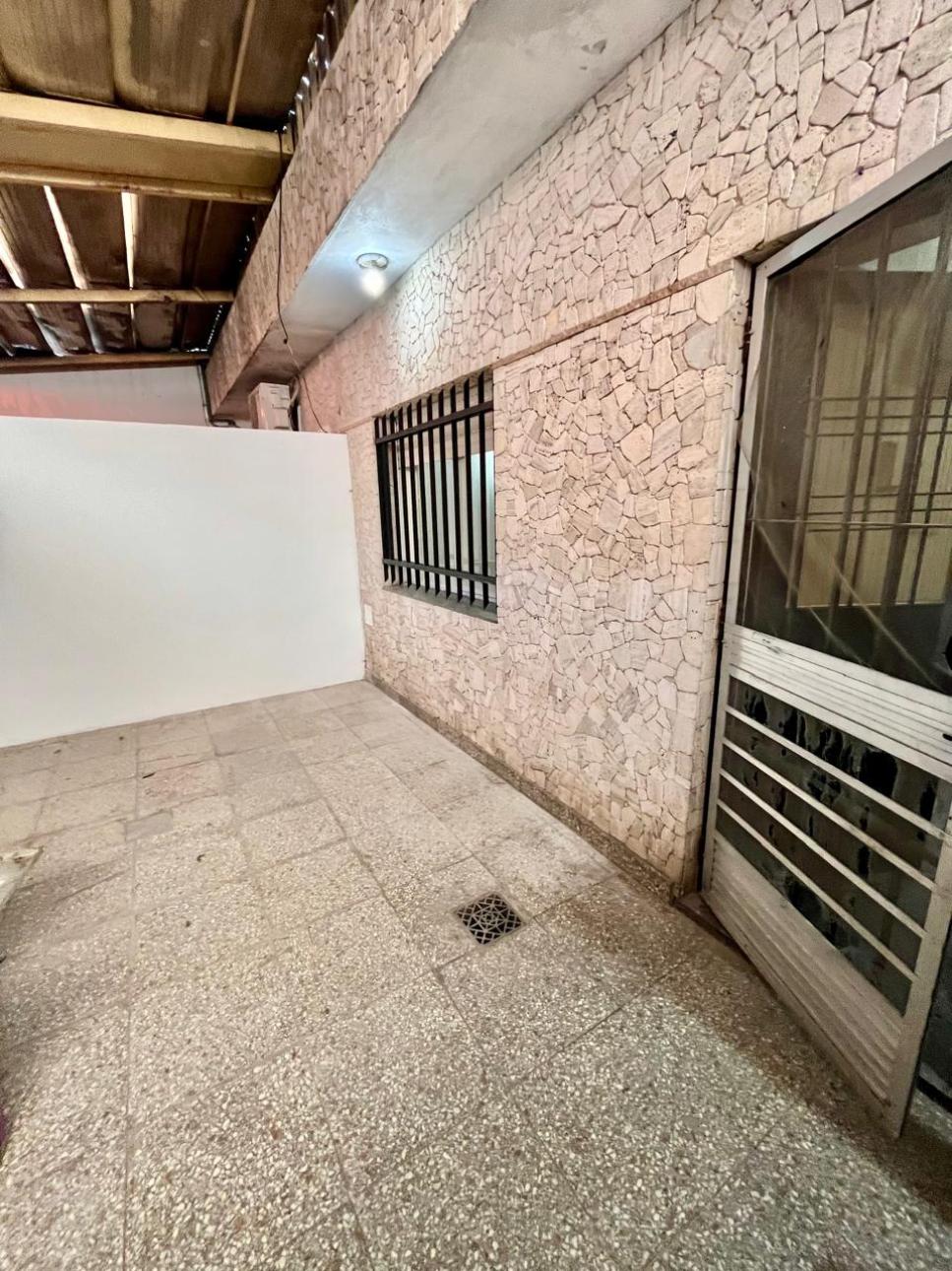 Ph en Alquiler - 3 amb con patio -  V. Ballester