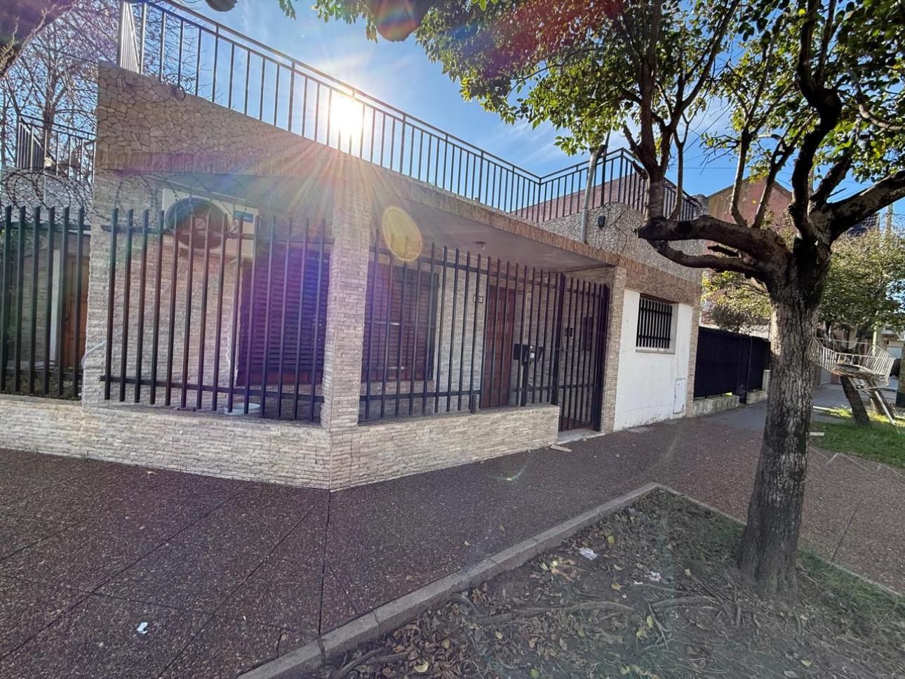 Ph en Alquiler - 3 amb con patio -  V. Ballester