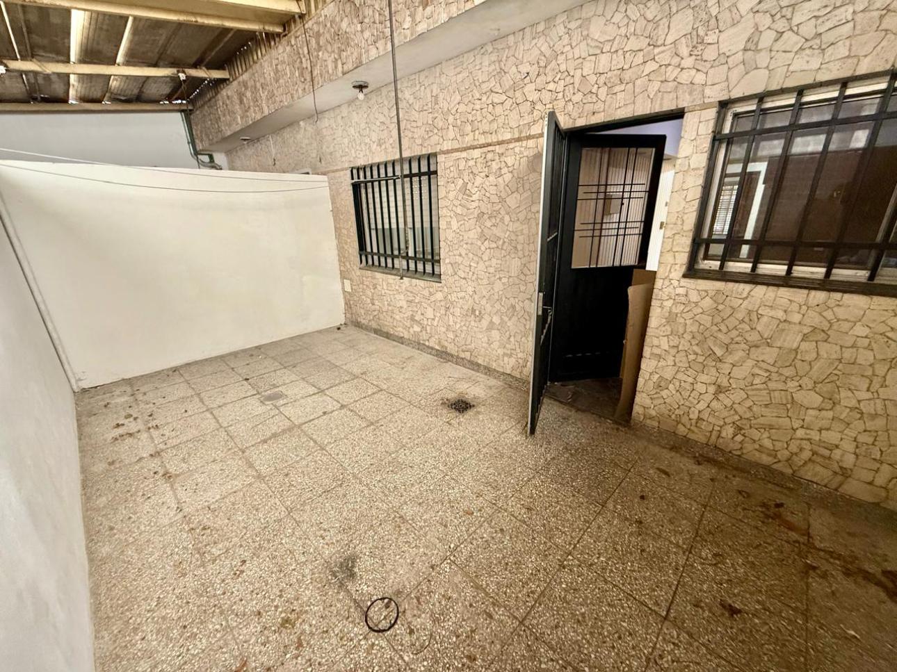 Ph en Alquiler - 3 amb con patio -  V. Ballester