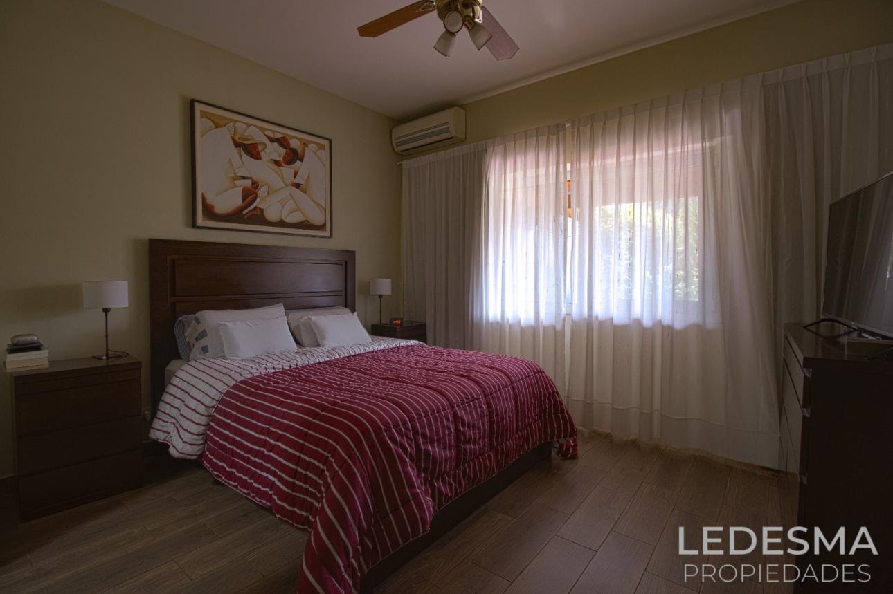 CASA QUINTA SOBRE LOTE DE 1700M2