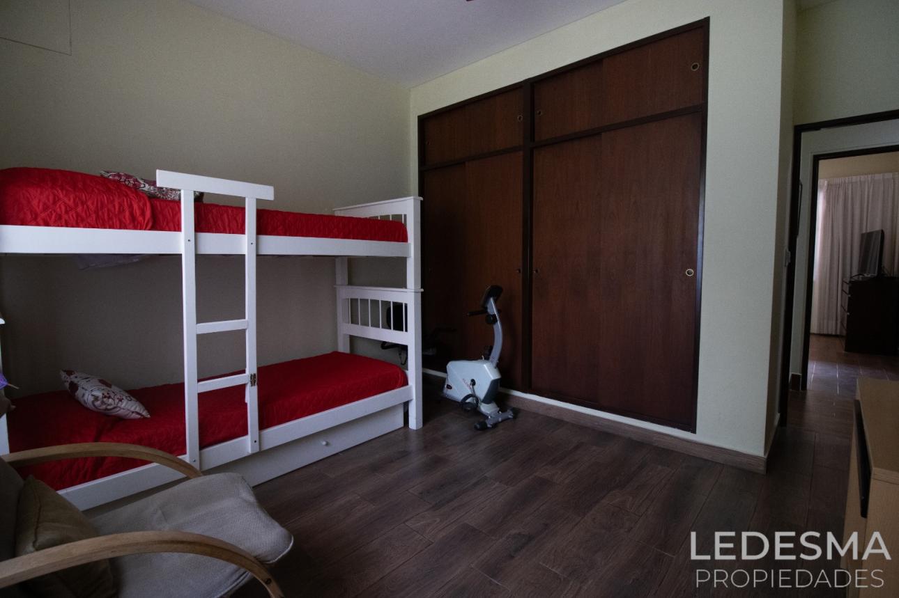 CASA QUINTA SOBRE LOTE DE 1700M2