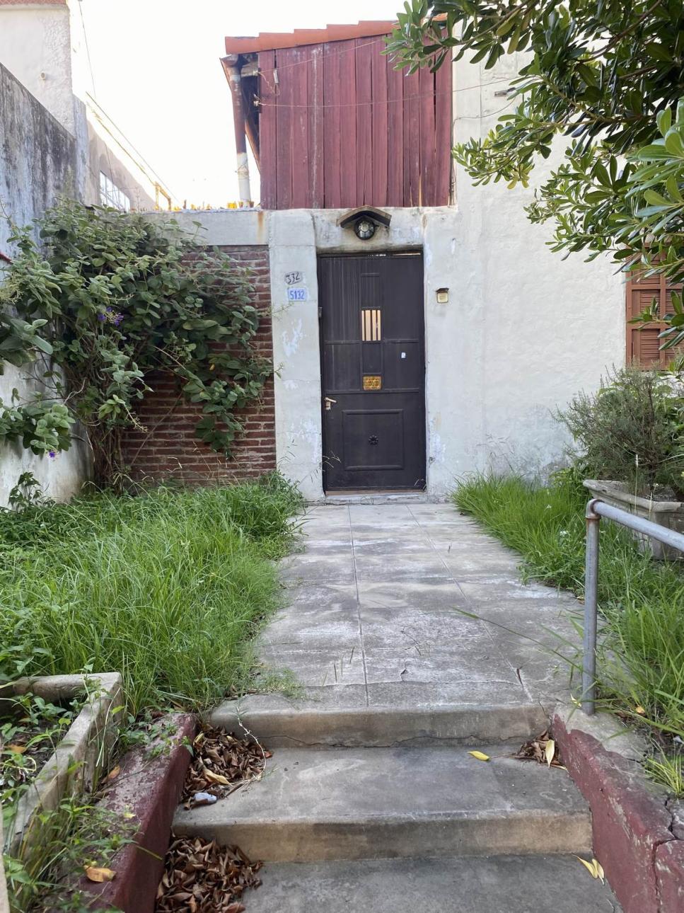 LOTE CON CASA A DEMOLER O REFACCIONAR