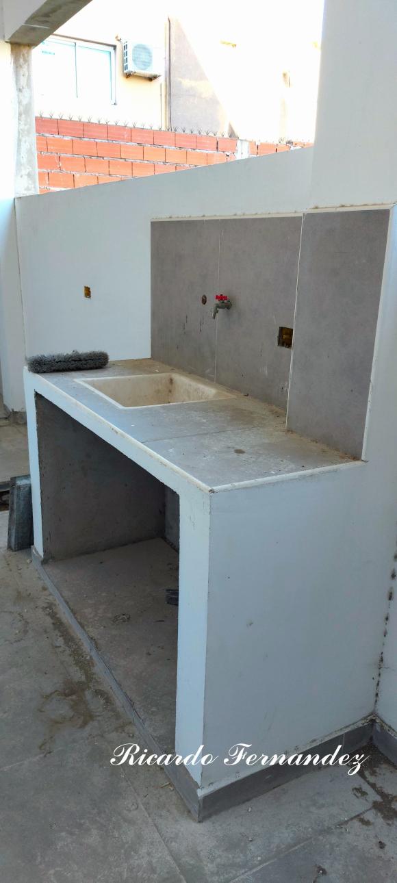EXCLUSIVO DEPARTAMENTO EN PLANTA BAJA CON GARAGE A ESTRENAR