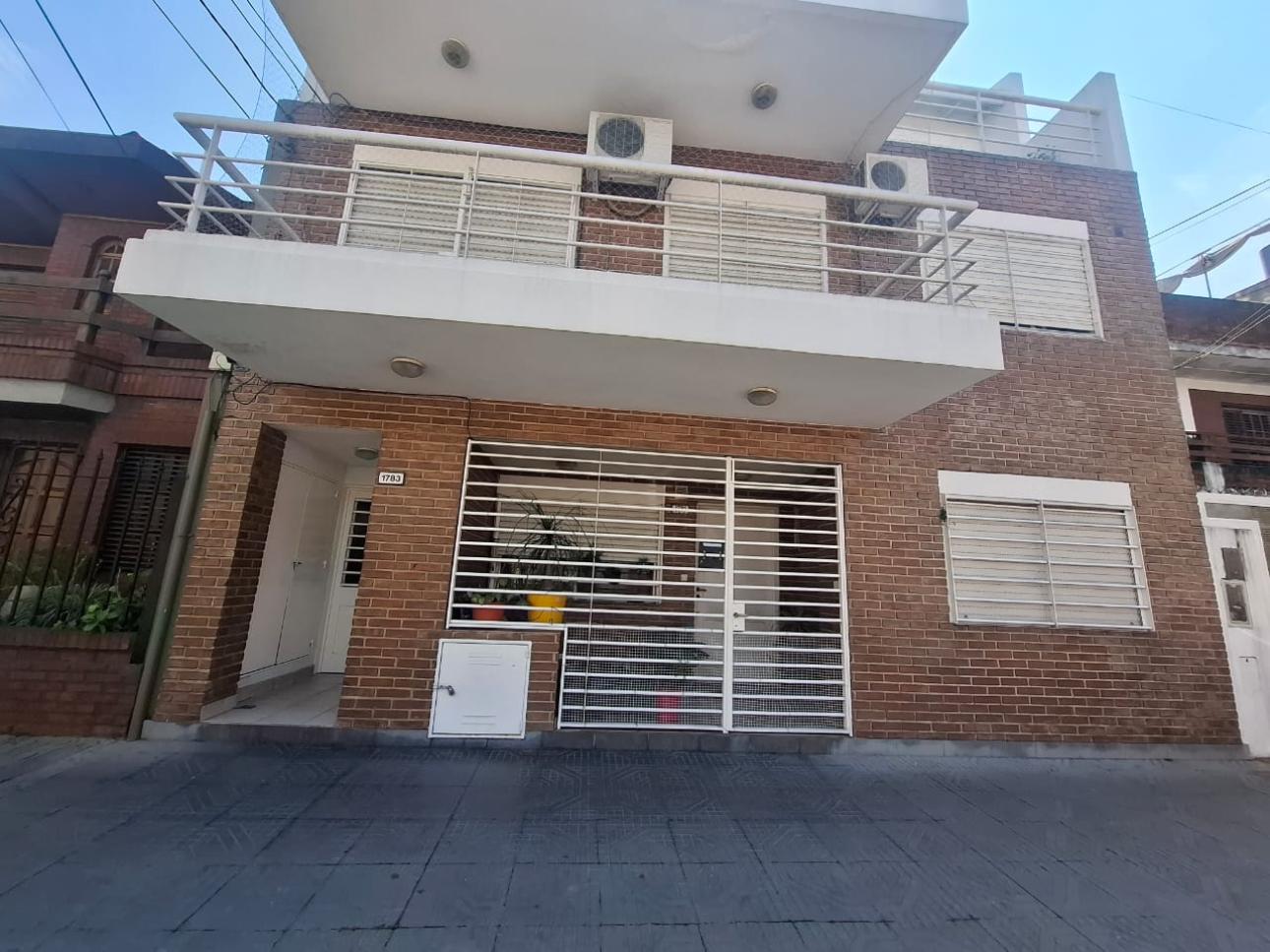 DEPARTAMENTO 3 AMBIENTES EN 1ER PISO