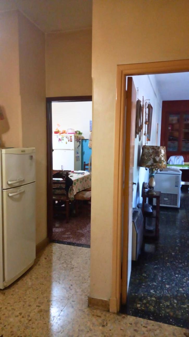 Casa de 4 ambientes con terraza y balcón en José León Suárez