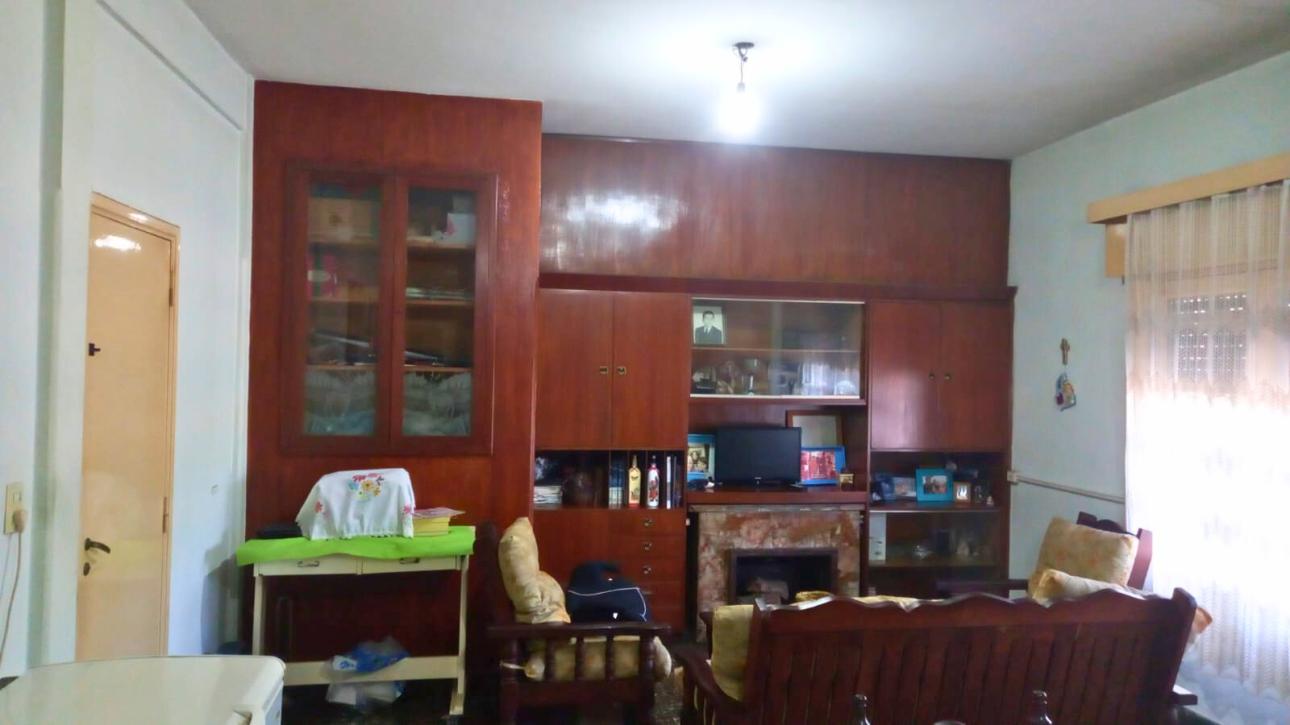 Casa de 4 ambientes con terraza y balcón en José León Suárez