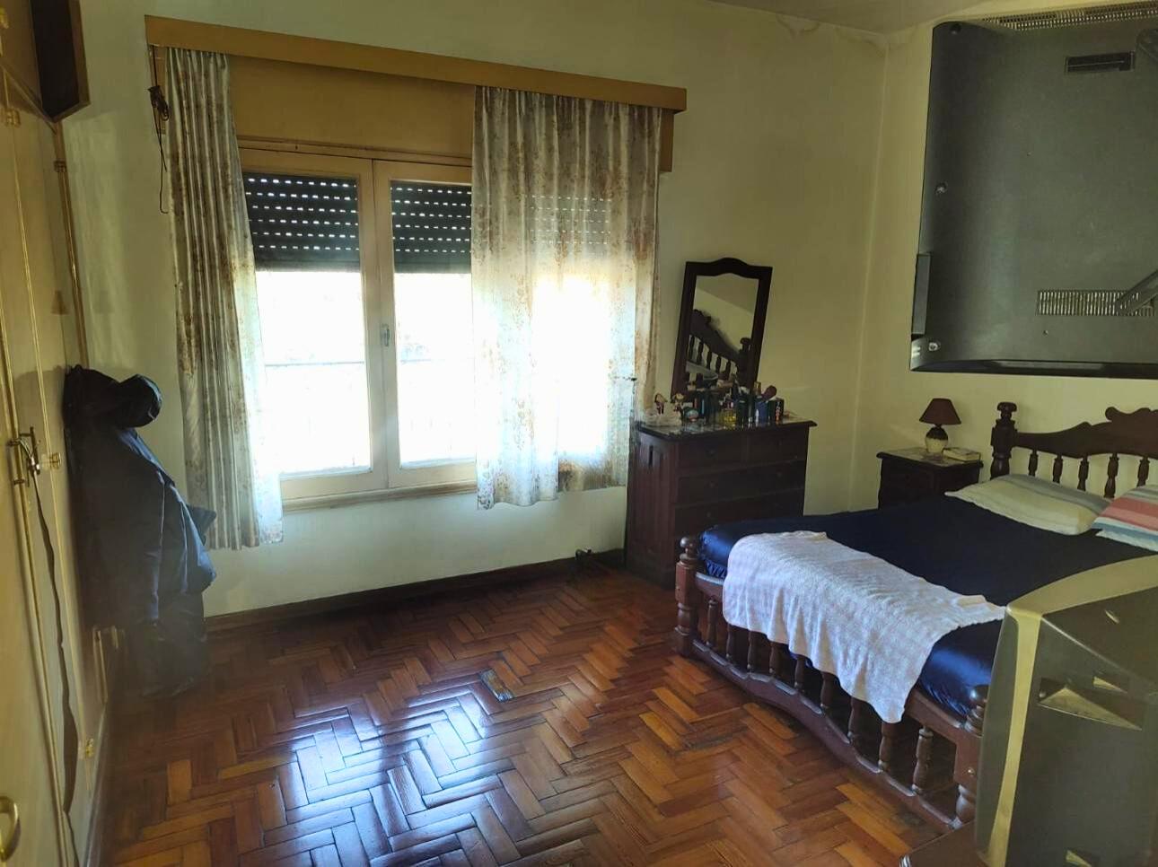 Casa de 4 ambientes con terraza y balcón en José León Suárez