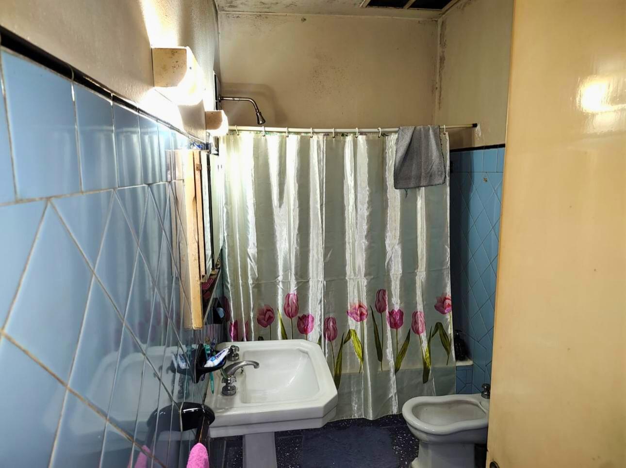 Casa de 4 ambientes con terraza y balcón en José León Suárez