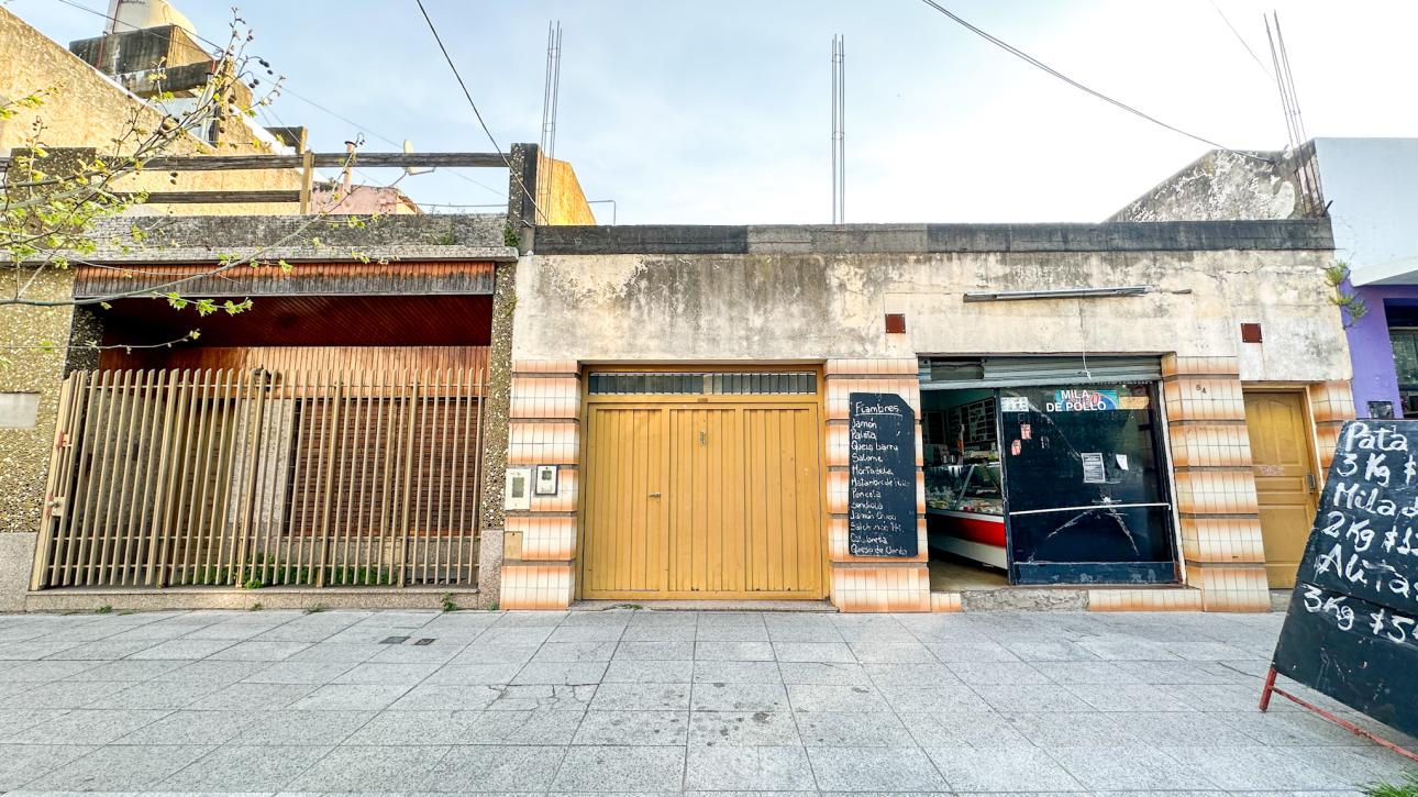 VENTA CASA CON LOCAL Y DEPOSITO EN VILLA LUGANO