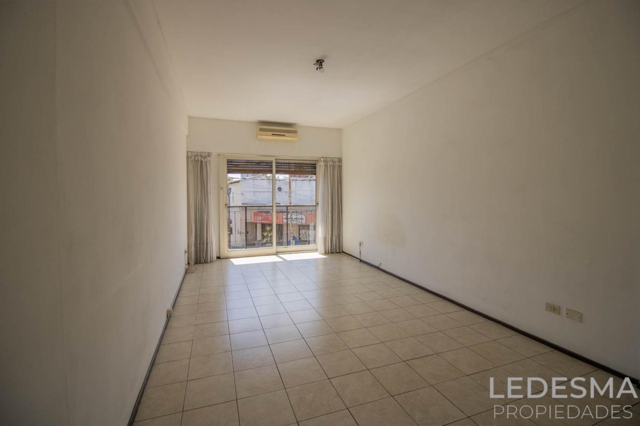 DEPARTAMENTO 3 AMBIENTES AL FRENTE CON BALCON