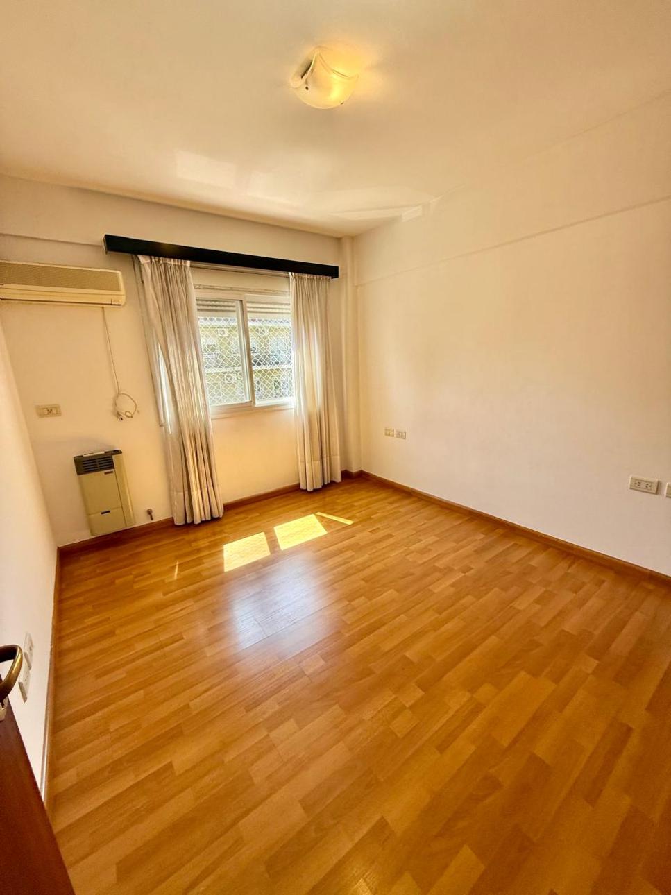 Depto. Venta  - 3 amb. con cochera-Villa Ballester