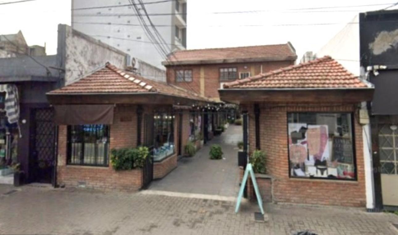 LOCAL COMERCIAL EN GALERIA (con Renta)