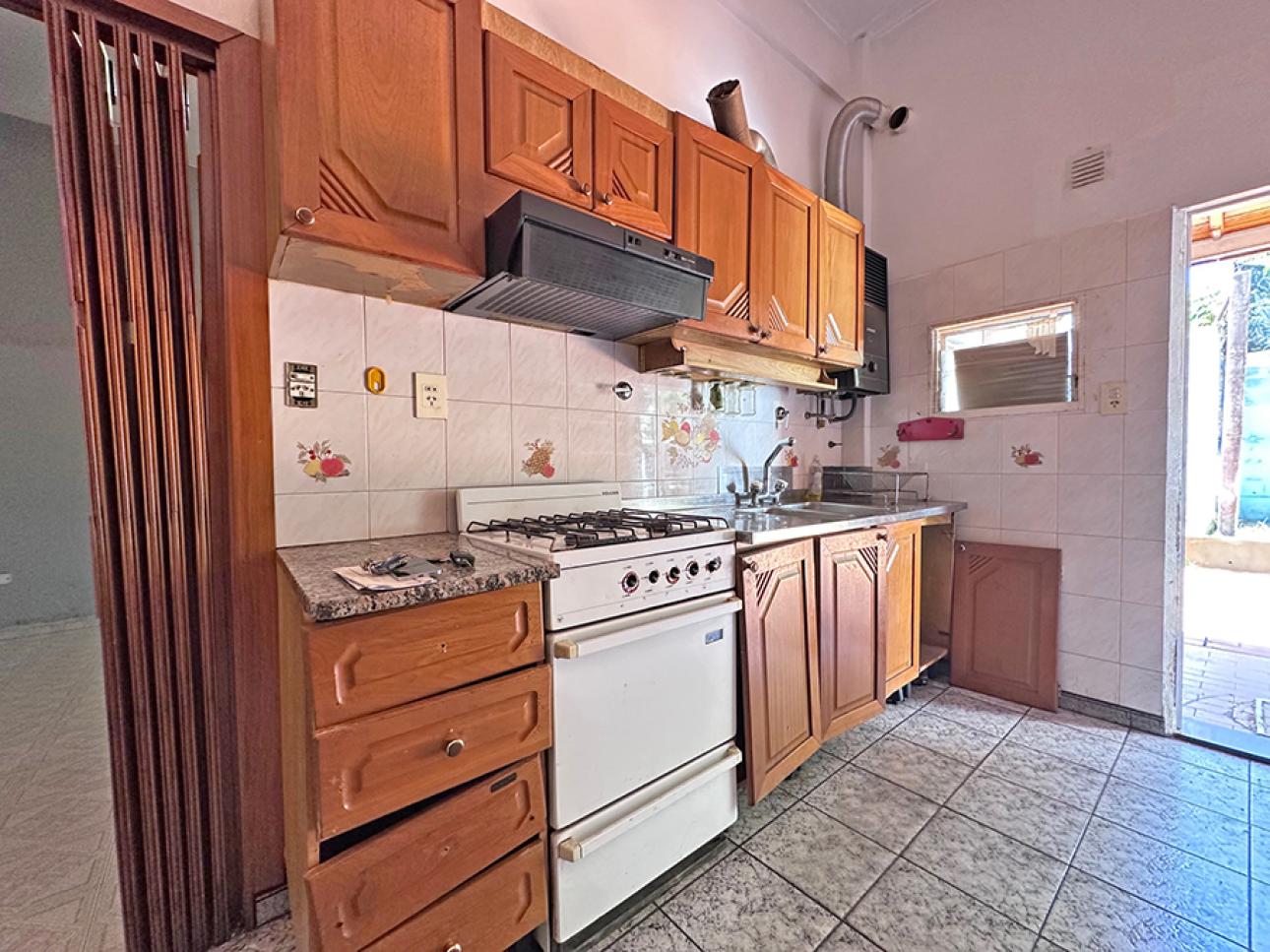 CASA LOTE PROPIO EN 2 PLANTAS MULTIFAMILIAR