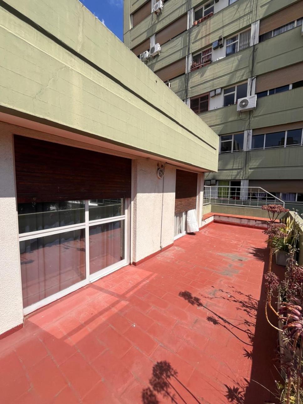 Duplex en Venta - 4 amb con patio y garage - V. Ballester