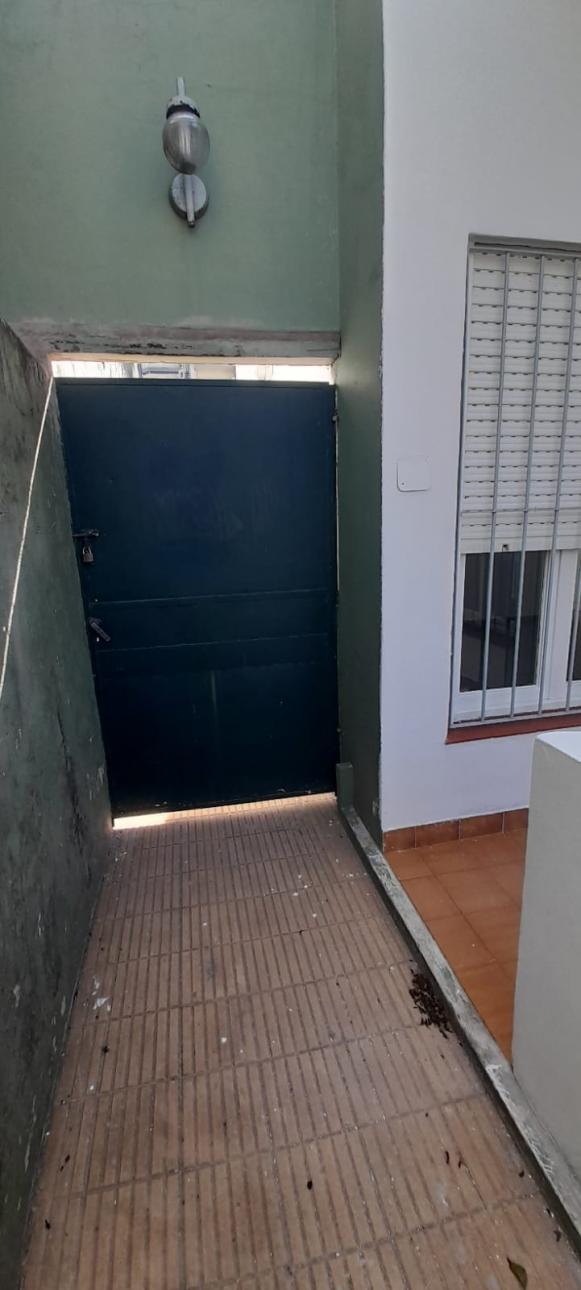DOS LOCALES COMERCIALES MAS DOS PH MAS ESPACIO VERDE 300 MTS