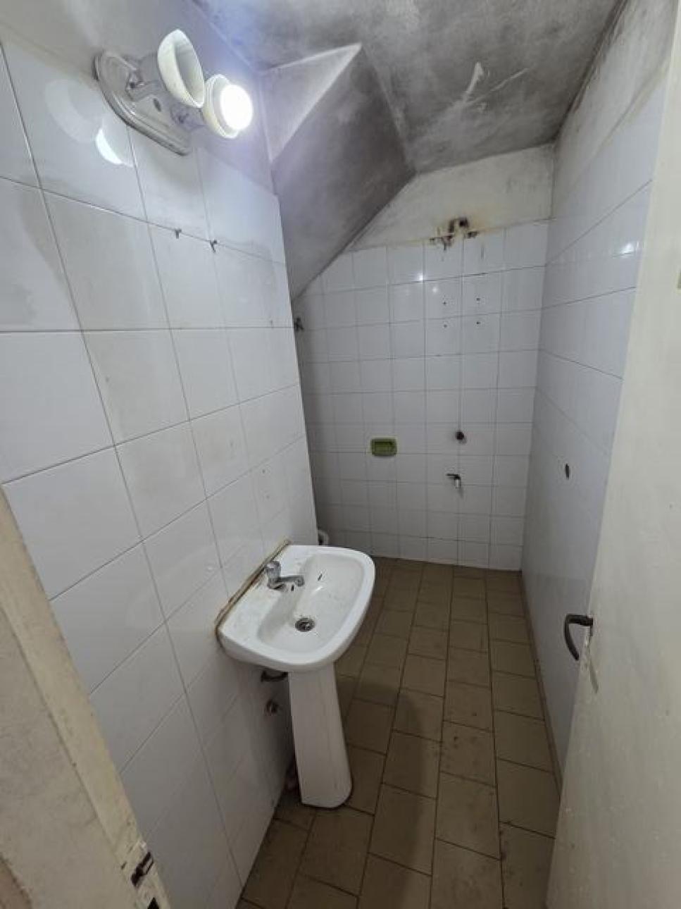 LOCAL 143M2 MAS LOZA 105M2 VILLA BOSCH