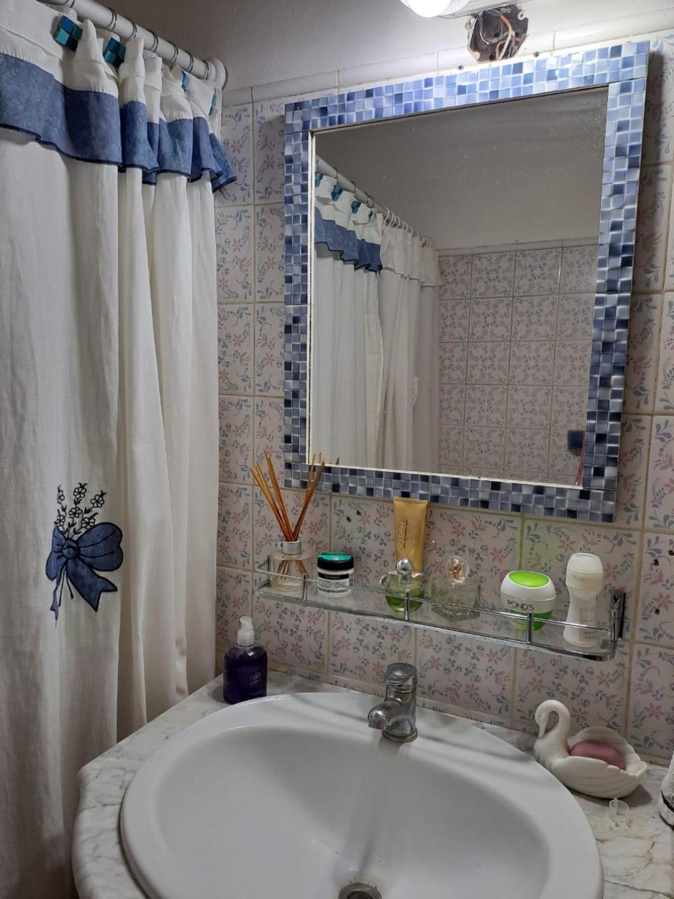 Excelente casa quinta sobre importante avenida