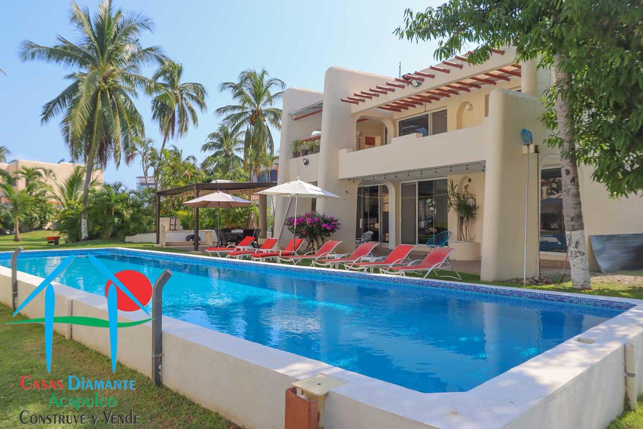 Casa de 5 recámaras, alberca privada y terraza con jacuzzi