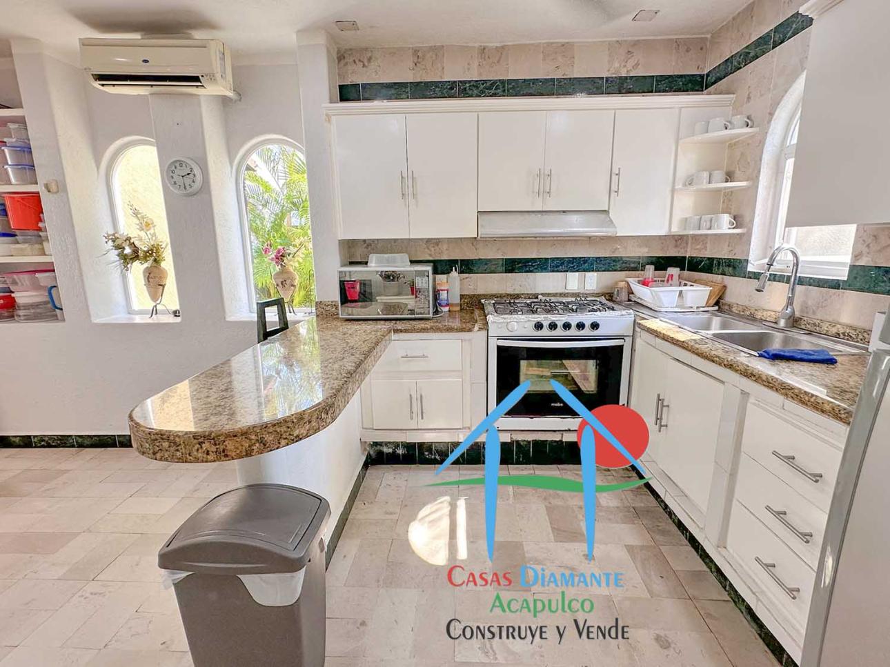 Casa de 5 recámaras, alberca privada y terraza con jacuzzi