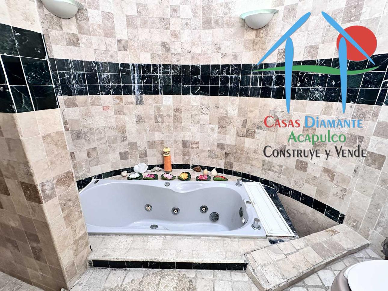 Casa de 5 recámaras, alberca privada y terraza con jacuzzi