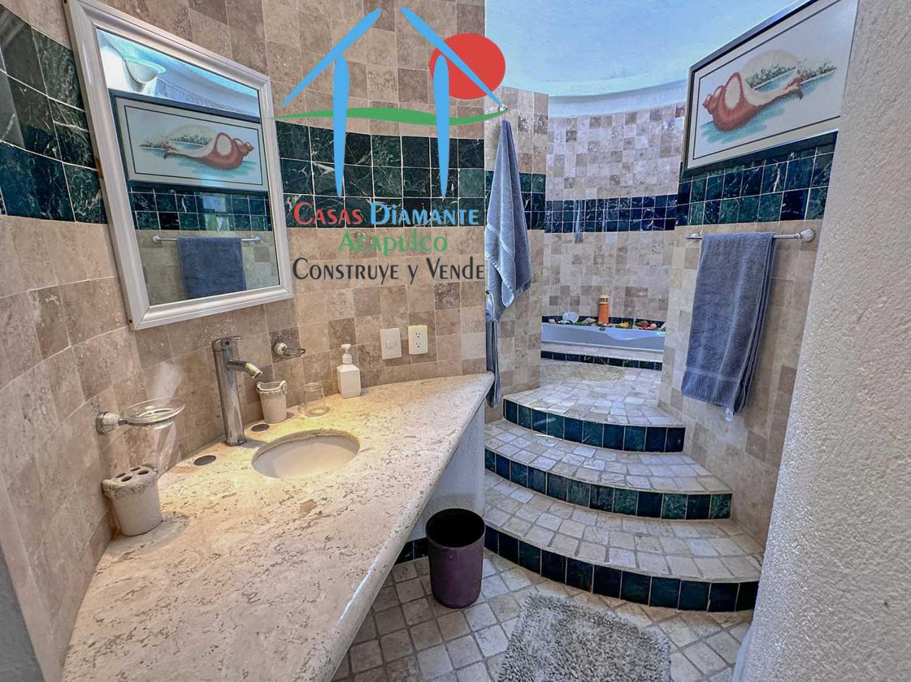 Casa de 5 recámaras, alberca privada y terraza con jacuzzi