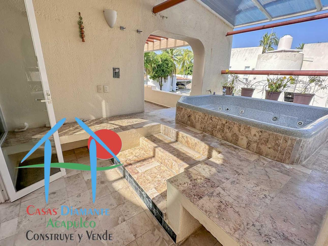Casa de 5 recámaras, alberca privada y terraza con jacuzzi