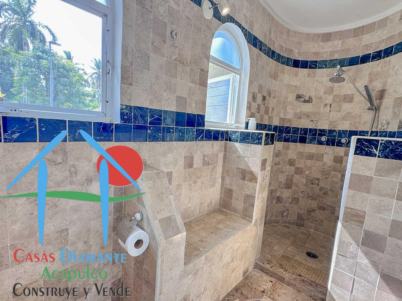 Casa de 5 recámaras, alberca privada y terraza con jacuzzi