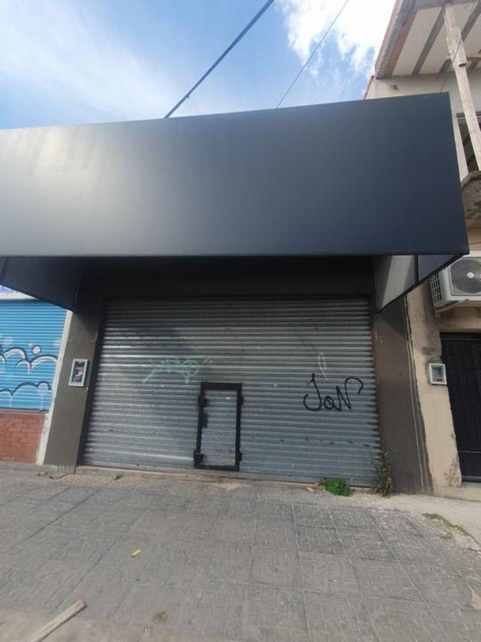 EXCELENTE LOCAL 136M2 EN ESQUINA   PERON Y FLORIDA  PODESTA
