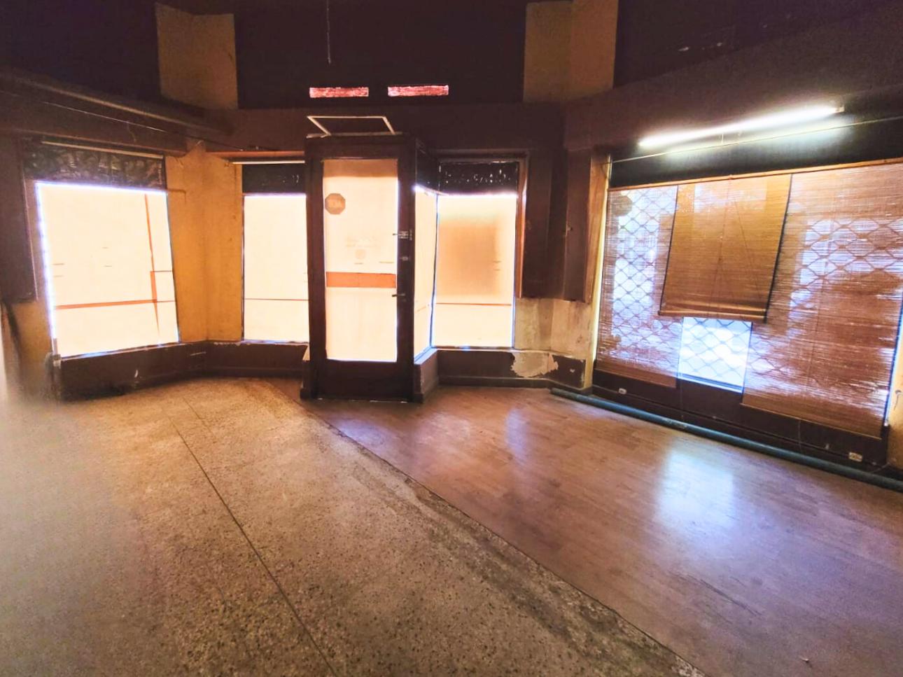 Local Comercial en Esquina - cerca Estación Villa Ballester