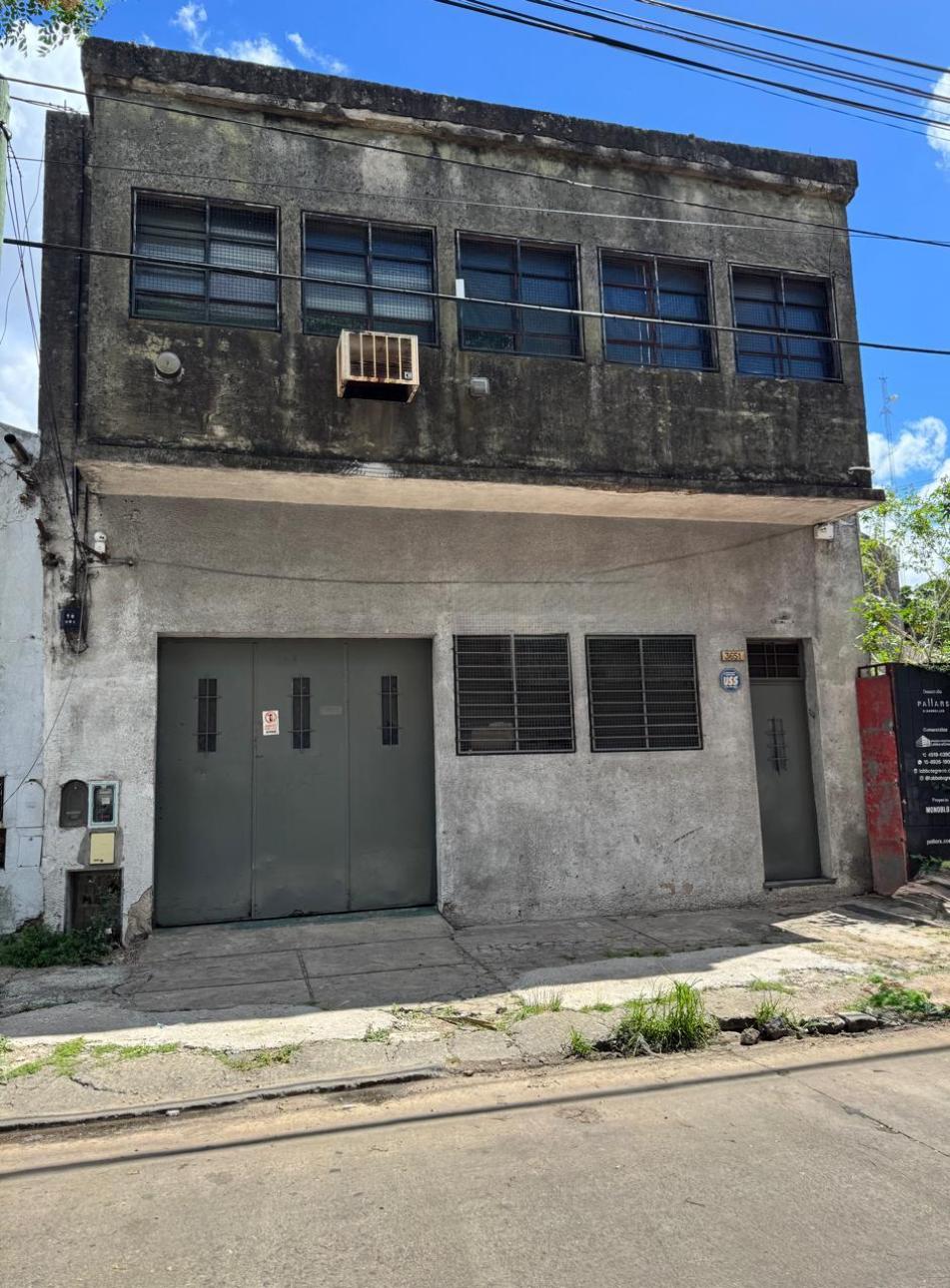 Galpón 320 m2 a m de Av San Martín y Gral. Paz