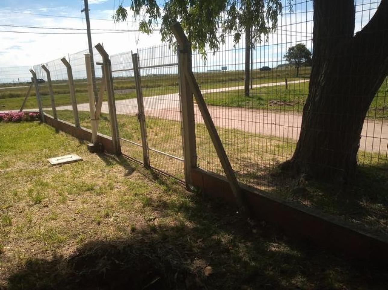 Casa sobre colectora ruta 11 en lote de 11 x 30