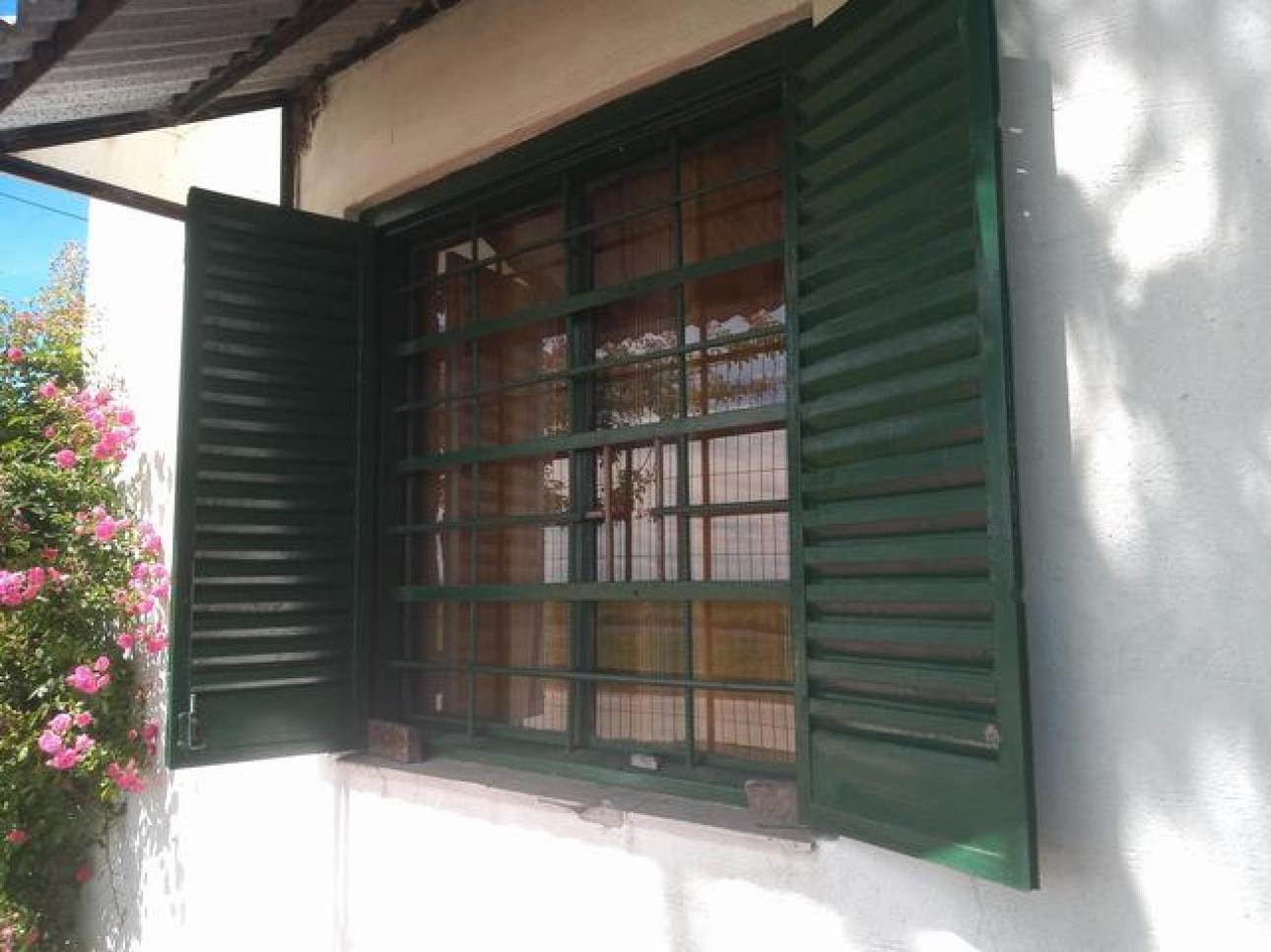 Casa sobre colectora ruta 11 en lote de 11 x 30