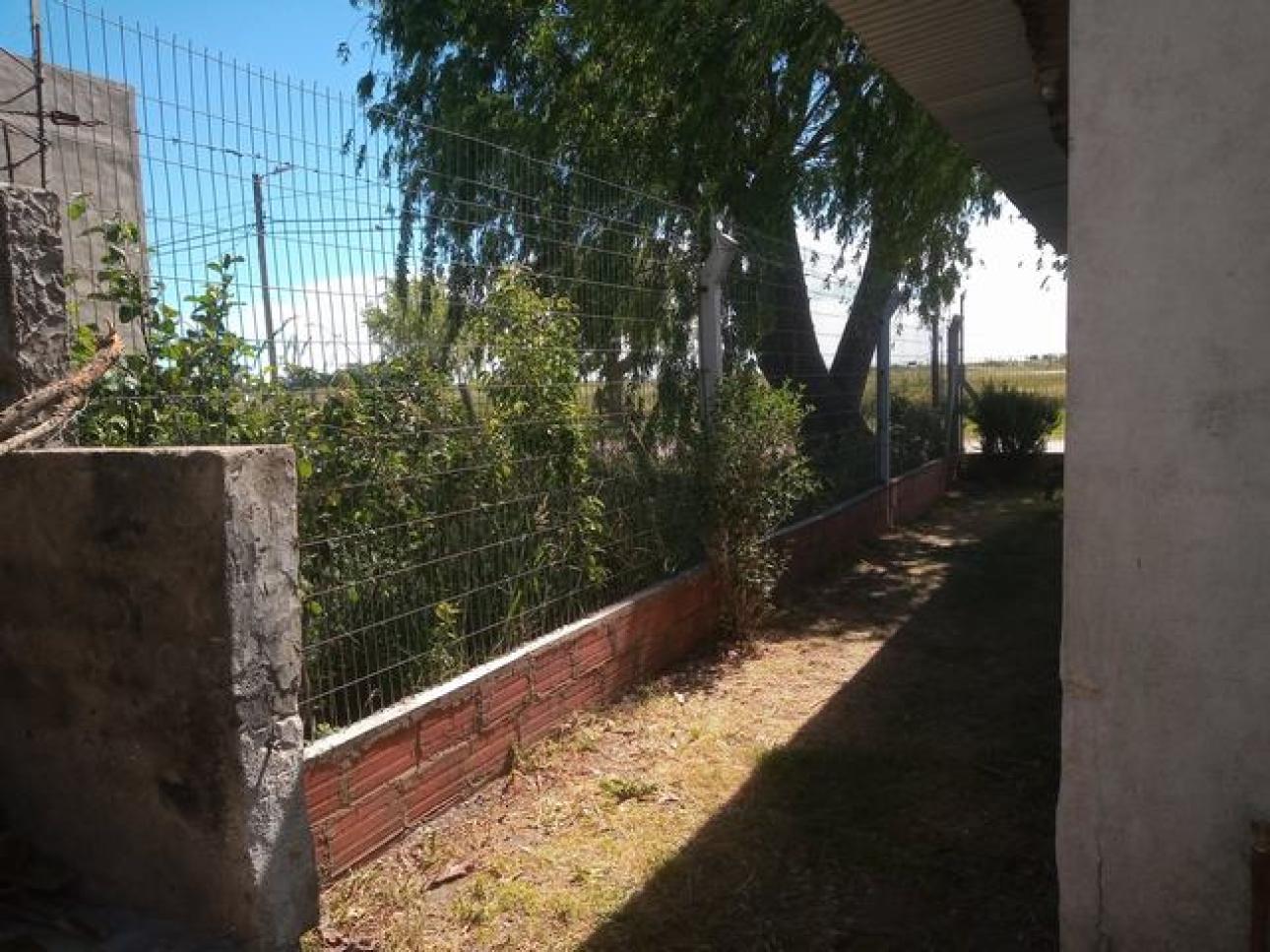 Casa sobre colectora ruta 11 en lote de 11 x 30
