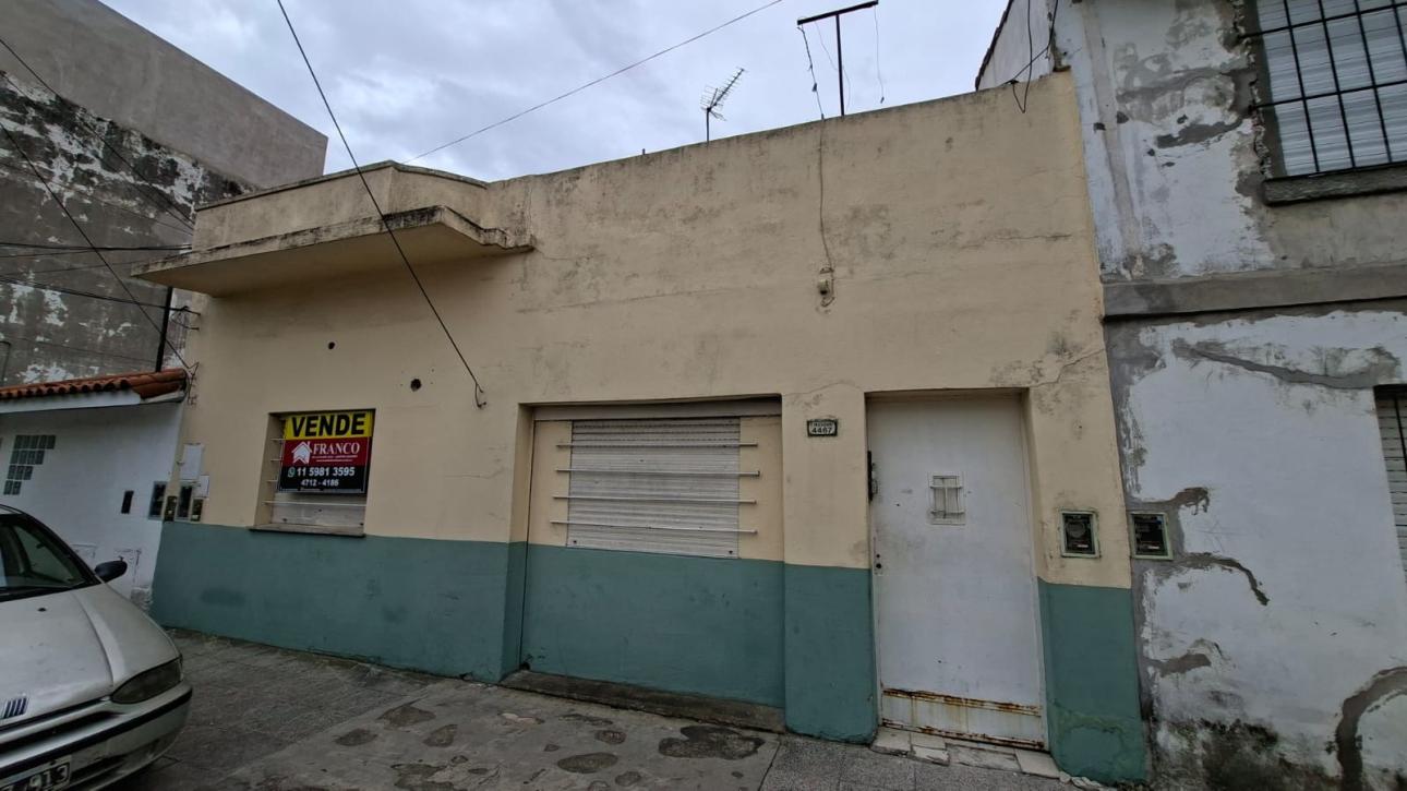 3 DEPARTAMENTOS C/GALPON SOBRE LOTE PROPIO