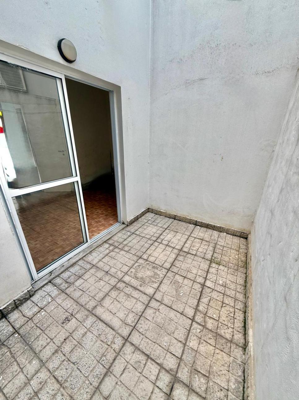 Depto en Venta -  Deto 2 amb. con guarda coche.