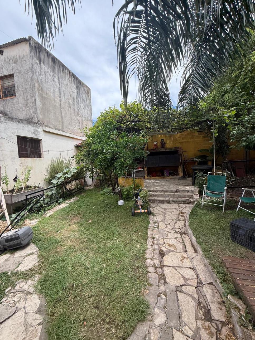 Casa en Venta - 8 amb  con parque y piscina. Villa Libertad