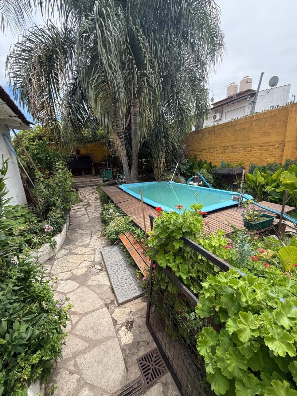 Casa en Venta - 8 amb  con parque y piscina. Villa Libertad