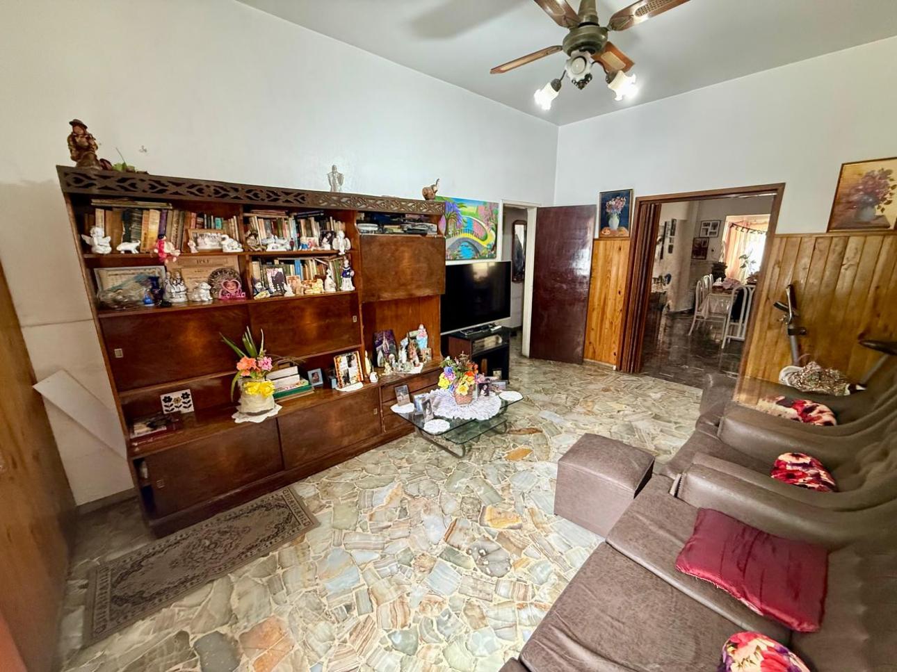 Casa en Venta - 8 amb  con parque y piscina. Villa Libertad