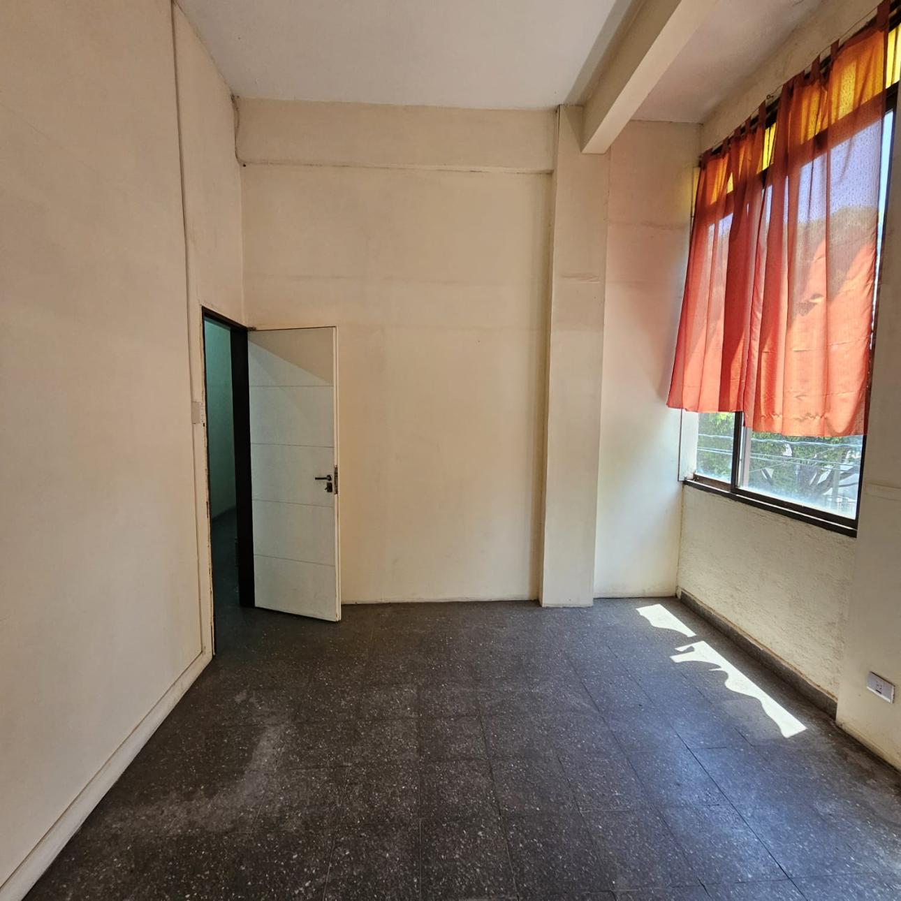 ESPACIOS USOS MULTIPLES DE 200m2
